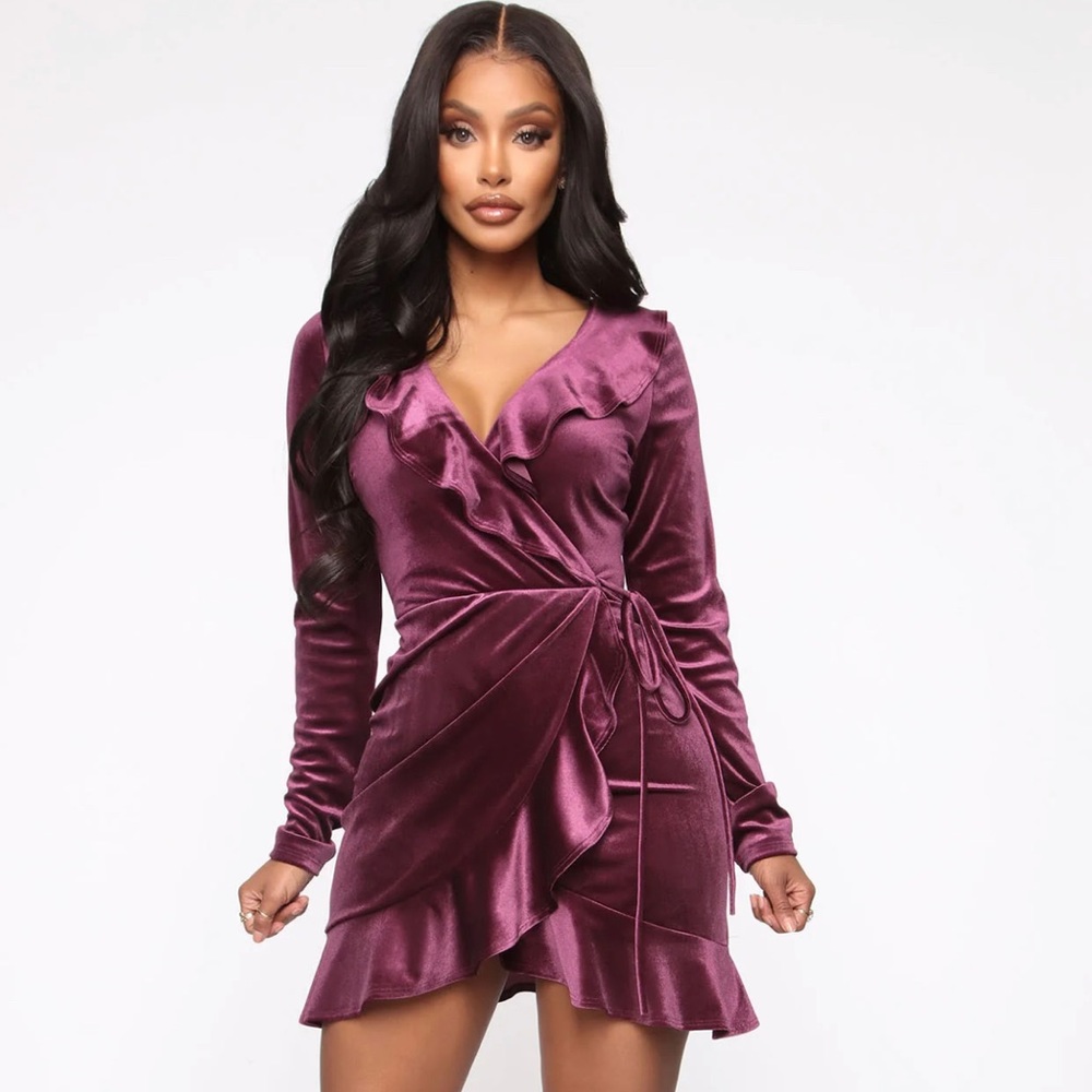 Fashion Nova Plum velvet belt wrap dress S